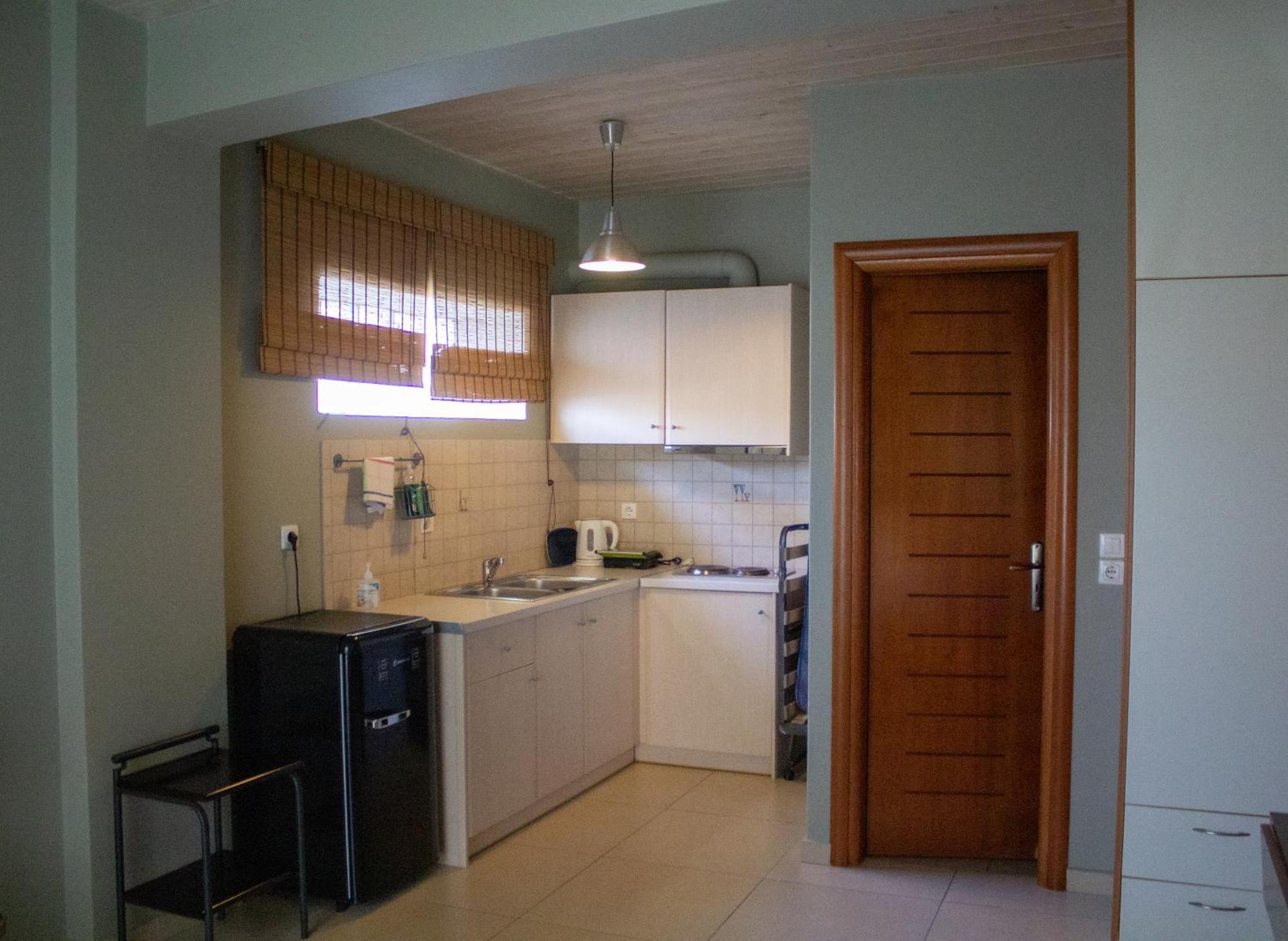 Kritamos Apartments Kardhamili Exteriör bild